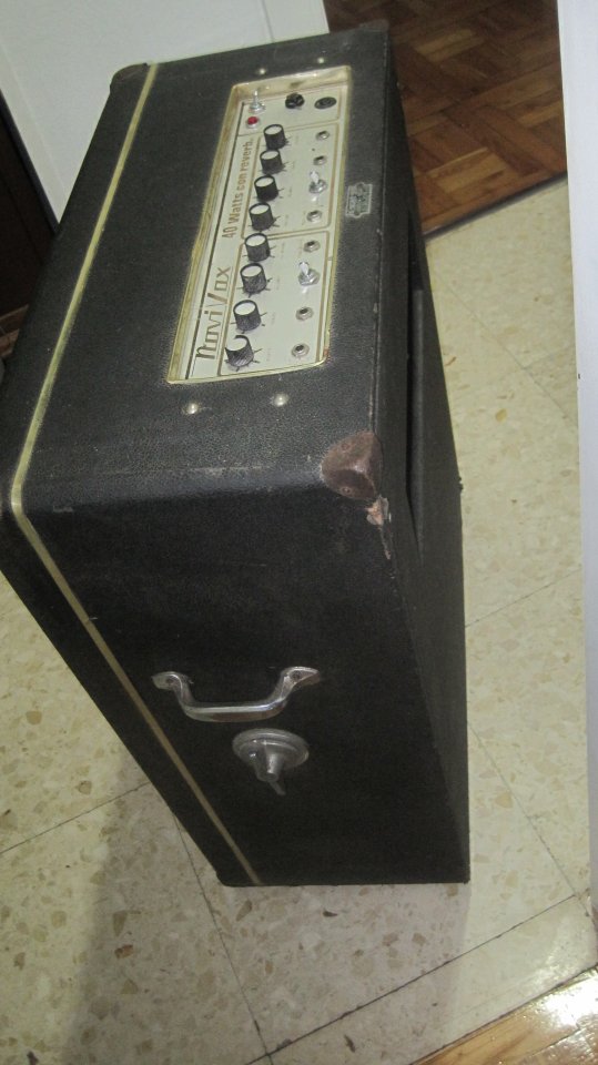 Amplificador vintage a válvulas Novivox 40 watt con reverb