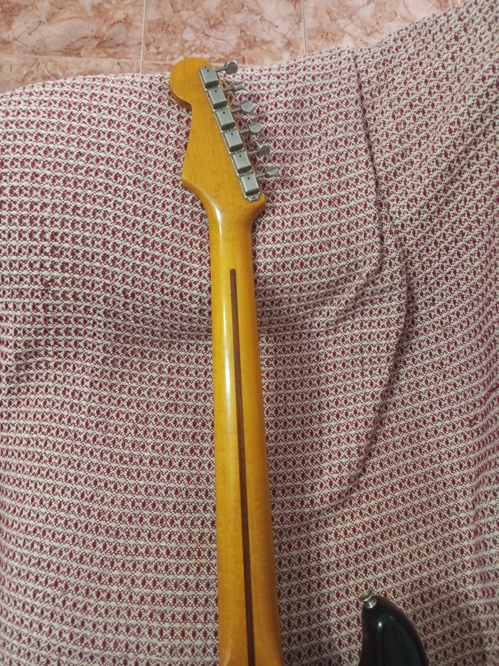 Fender Stratocaster MIJ 80s de segunda mano · Foto 3 de 4 · Málaga · 1200 €