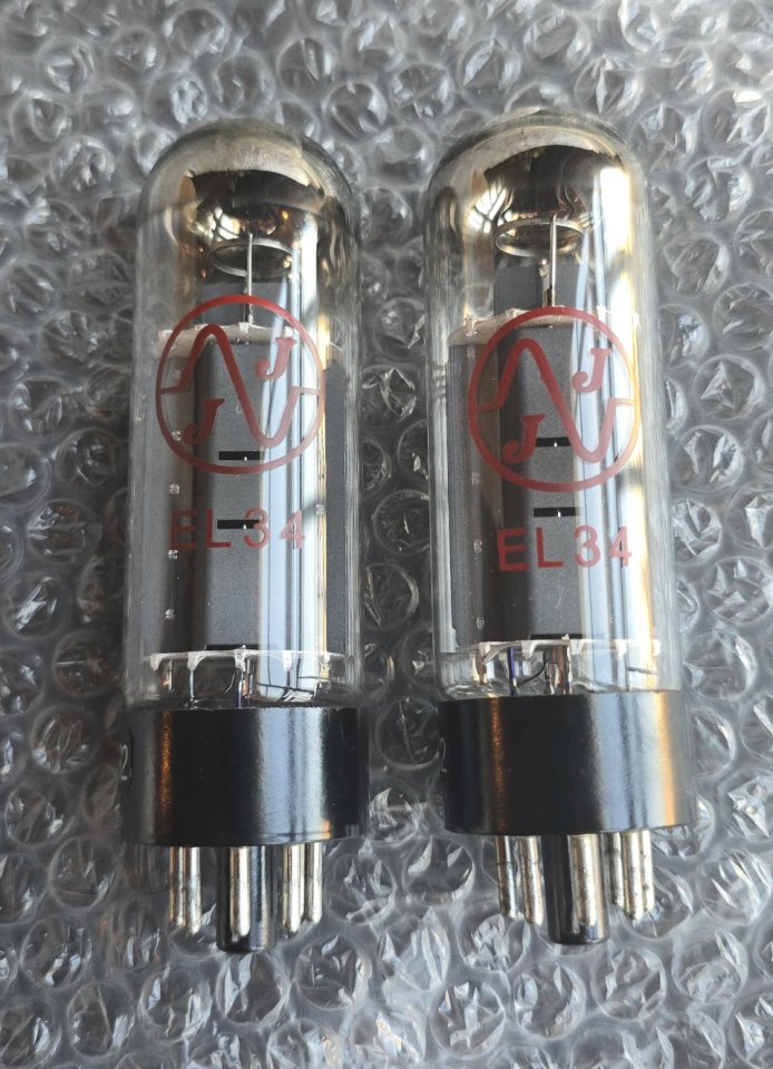 Dos válvulas EL34 JJ emparejadas. de segunda mano · Foto 1 de 2 · A Coruña · 40 €