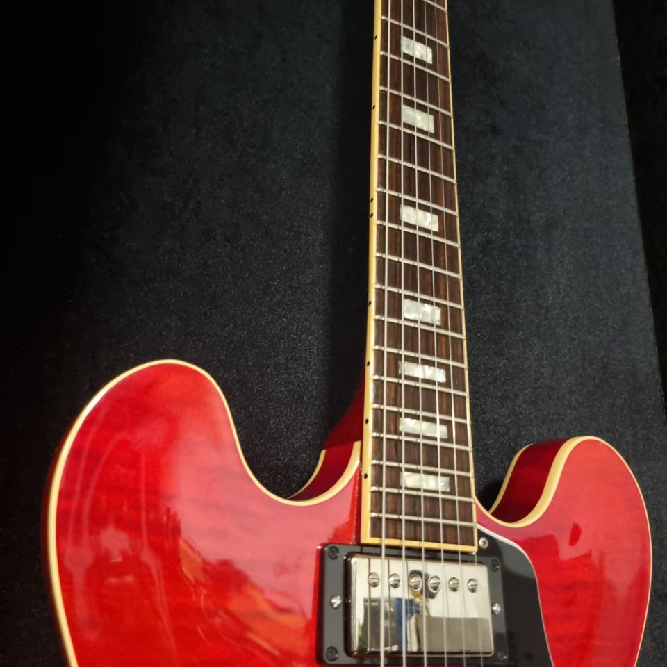 Gibson ES-335 de segunda mano · Foto 4 de 5 · Málaga · 2000 €