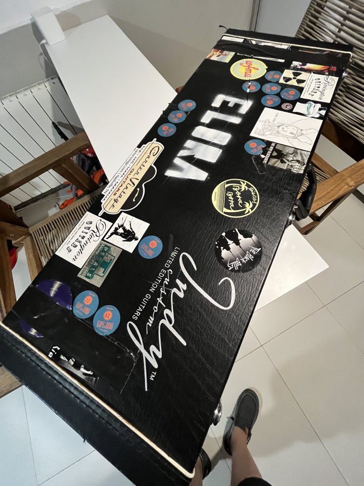 Fender Jaguar Thinline Limited Edition Japan – Solo 200 unidades