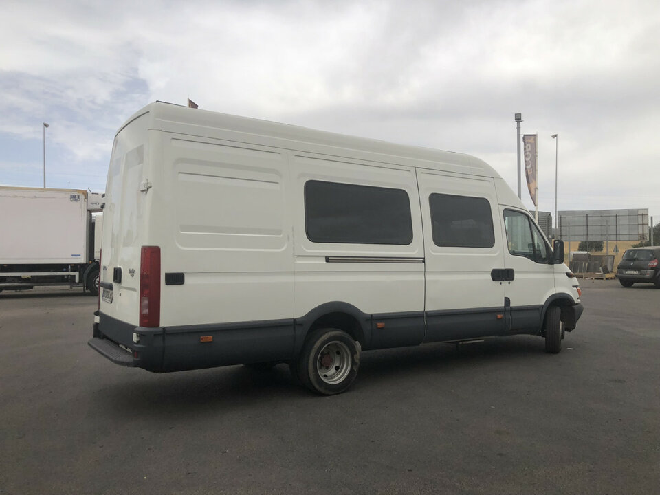 (Se Alquila o vende) Furgón para Orquestas (9 Plazas + Carga)