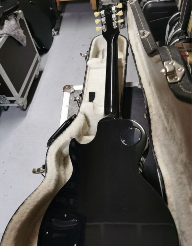 Gibson les Paul studio negra 2013