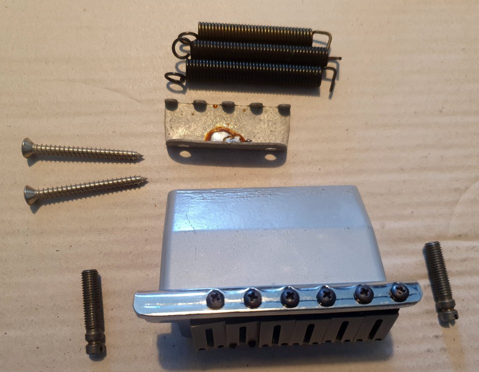 Puente - Tremolo 2 pivotes - Proviene de Fender Lone Star 1999 de segunda mano · Foto 4 de 4 · Bizkaia · 70 €