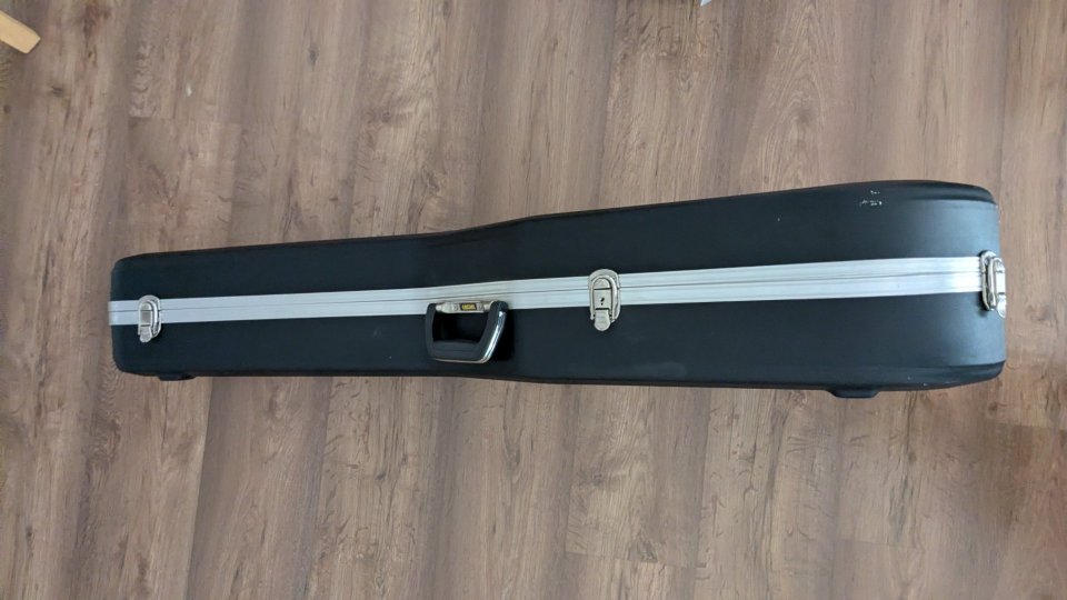 Estuche Guitarra Acústica de segunda mano · Foto 2 de 3 · Sevilla · 20 €