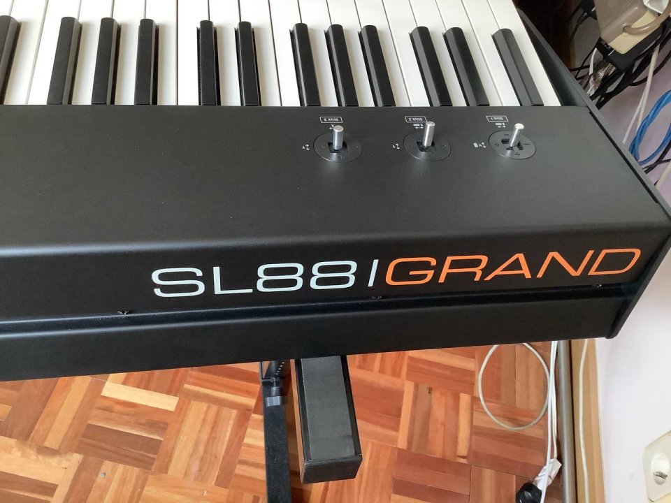 Teclado Maestro Fatar StudioLogic SL88 Grand