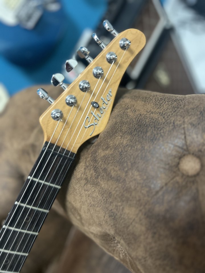 schecter nick johnston Con mejoras de segunda mano · Foto 3 de 9 · Sevilla · 600 €