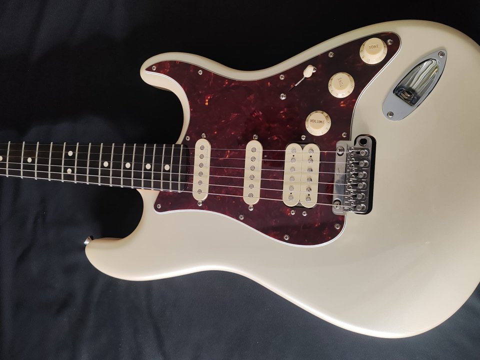 Fender Stratocaster de segunda mano · Foto 3 de 5 · A Coruña · 800 €