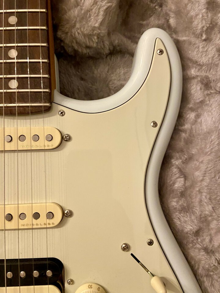 Fender American Ultra Stratocaster HSS Sonic Blue Limited Edition