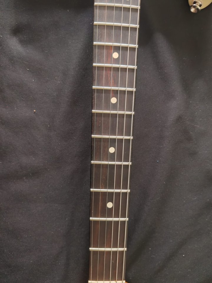 Fender Stratocaster de segunda mano · Foto 5 de 5 · A Coruña · 800 €