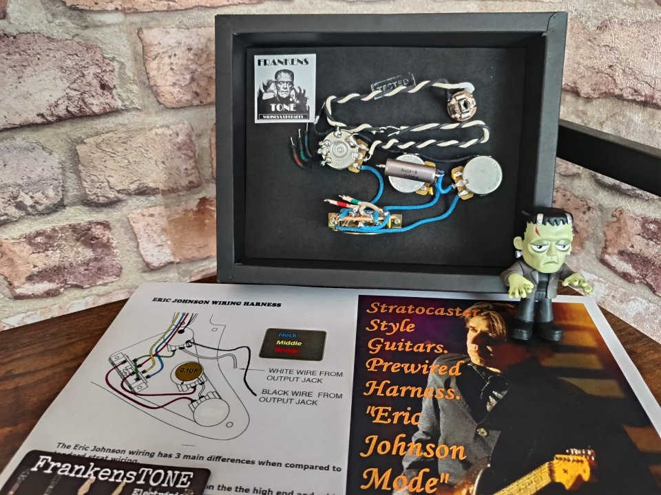 Arnes precableado para STRATOCASTER modo ERIC JOHNSON. de segunda mano · Foto 1 de 5 · Bizkaia · 100 €