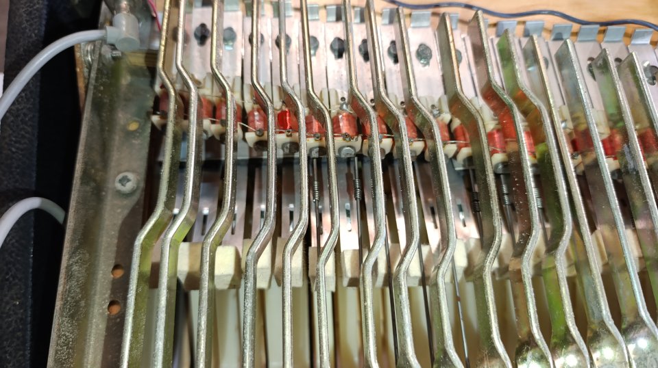 Fender Rhodes Mark I Stage 73 de segunda mano · Foto 5 de 7 · Las Palmas · 2200 €