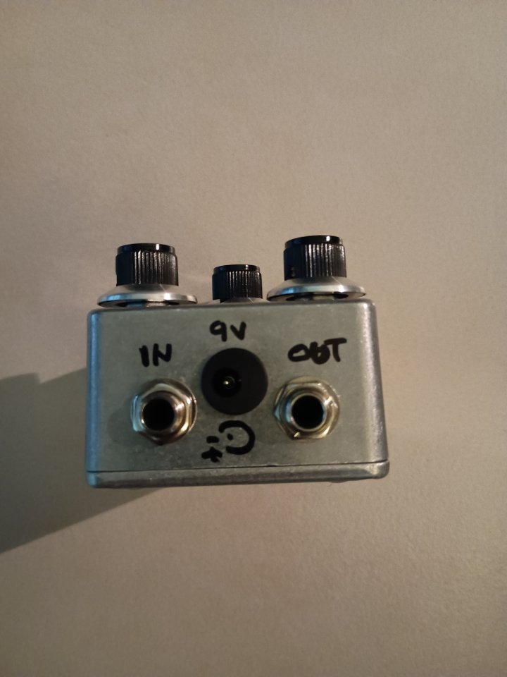 Clon EQD fuzz Hyzumitas