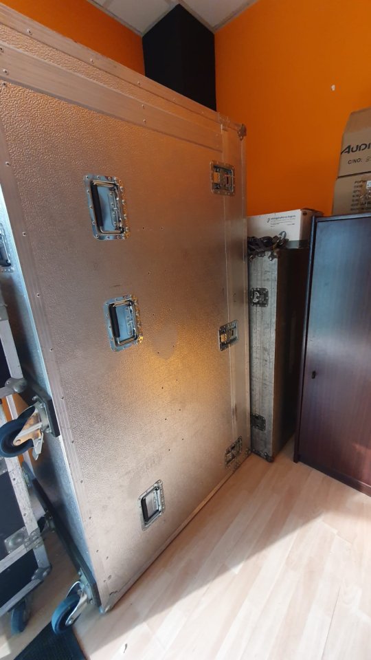 5 baúles de diferentes tamaños de segunda mano · Foto 1 de 3 · Ourense · 1500 €
