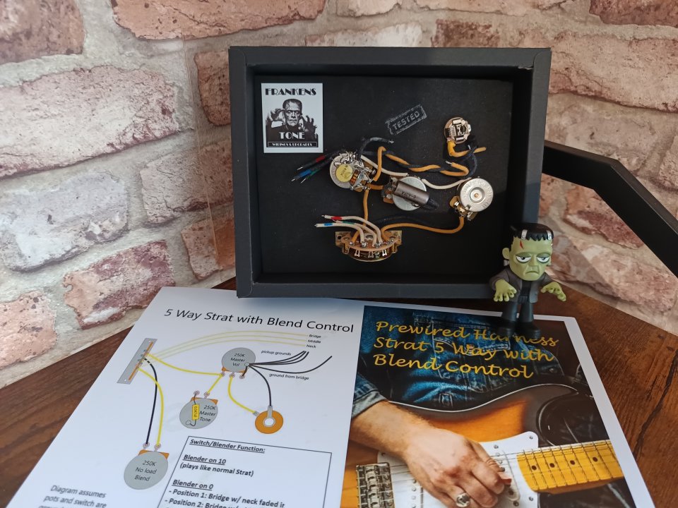 Arnes precableado STRATOCASTER 5 Posiciones+ Blender de segunda mano · Foto 2 de 5 · Bizkaia · 100 €