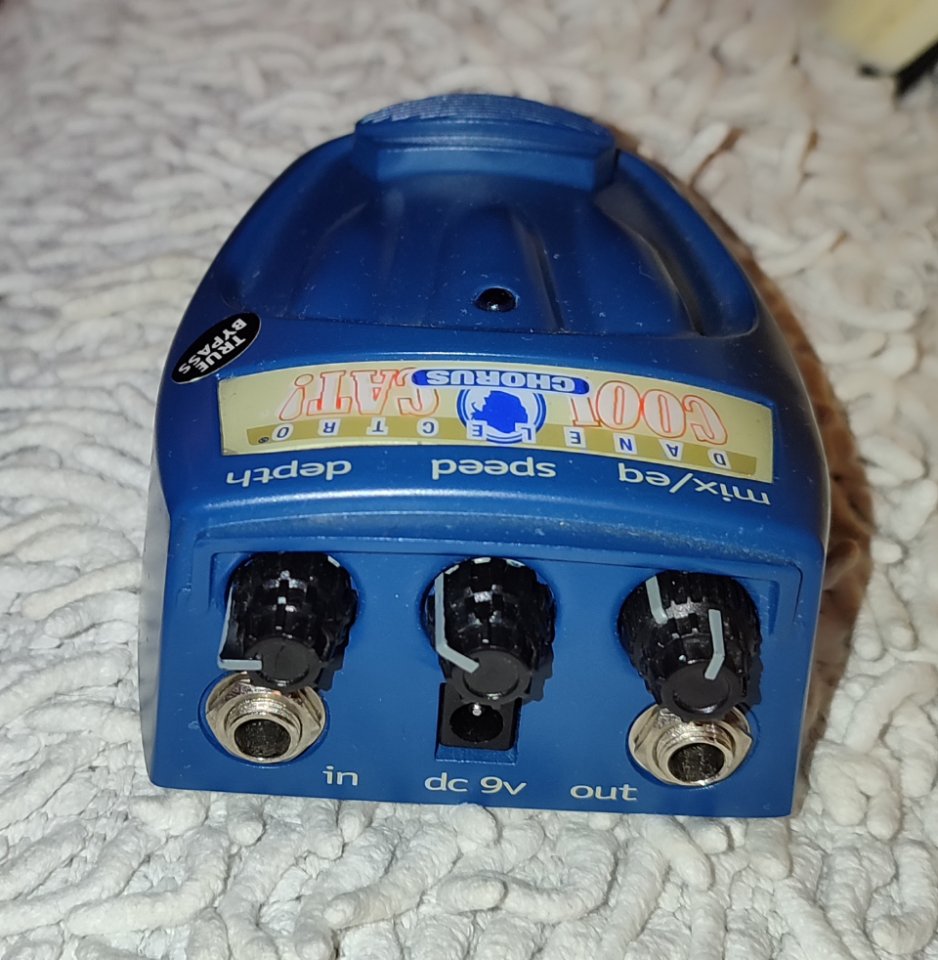 Danelectro Chorus Cool Cat (caja metálica & true bypass) — pedal chorus de sonido clásico ¡pero con cuerpo! de segunda mano · Foto 4 de 5 · Salamanca
