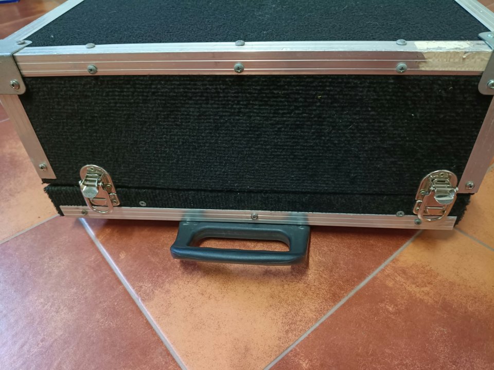 Pedalboard con ruedas de segunda mano · Foto 3 de 10 · Pontevedra · 100 €