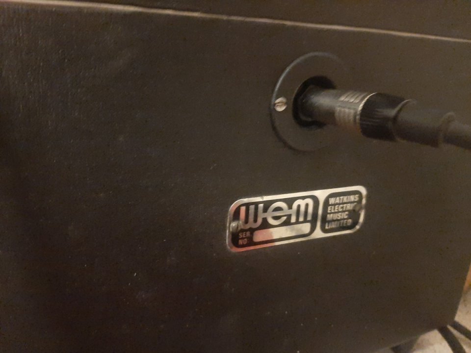 WEM ER-15 con pantalla wem 1X12