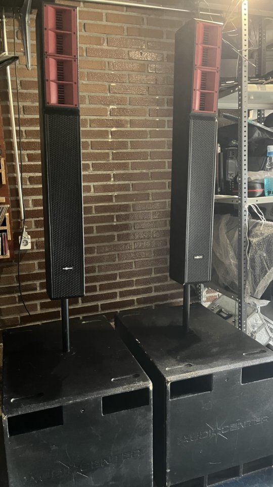 Equipo Audiocenter Array Lineal LS65 MK2 de segunda mano · Foto 1 de 5 · Madrid · 2500 €