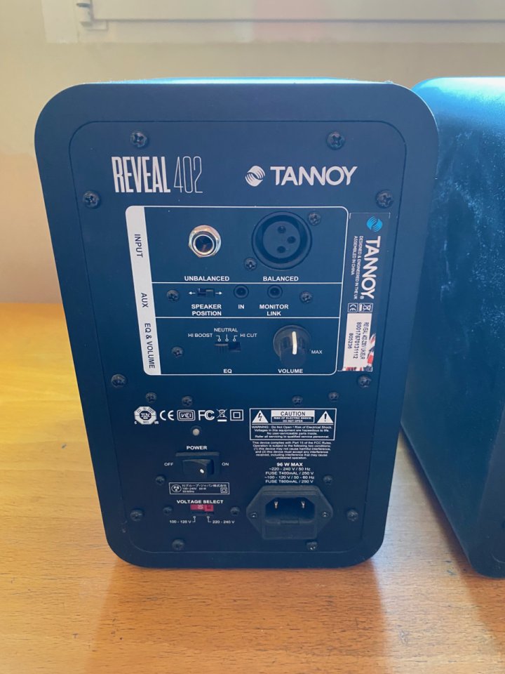 Monitores Tannoy Reveal 402 activos de segunda mano · Foto 4 de 5 · Valladolid · 100 €