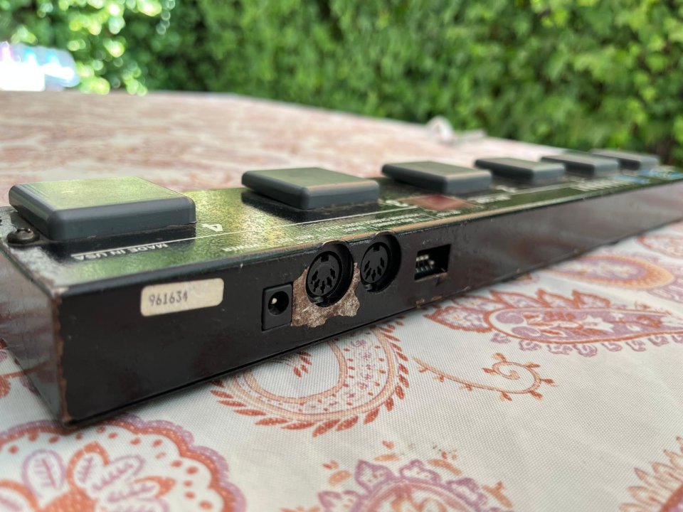 Pedalera MIDI Rolls RFX MP128P MidiBuddy de segunda mano · Foto 3 de 4 · Barcelona · 75 €