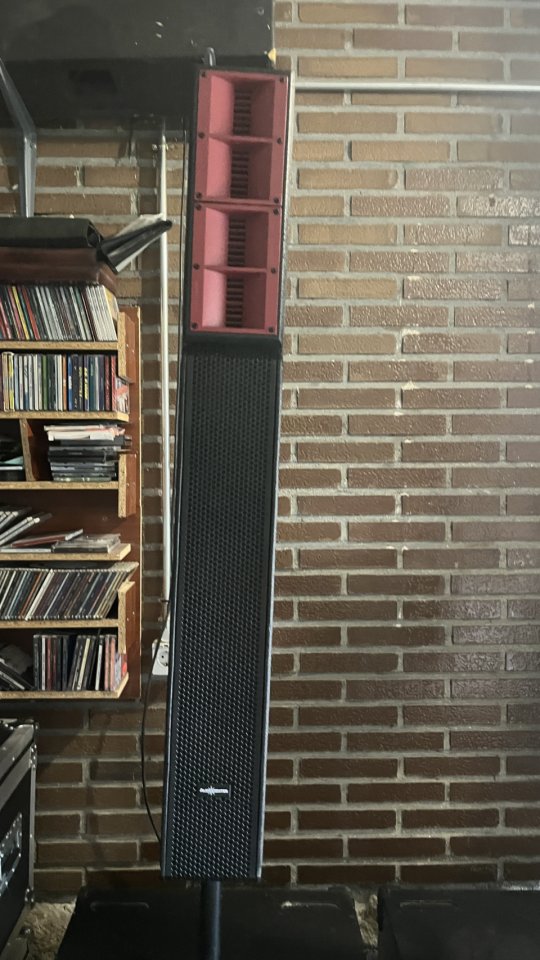 Equipo Audiocenter Array Lineal LS65 MK2 de segunda mano · Foto 2 de 5 · Madrid · 2500 €