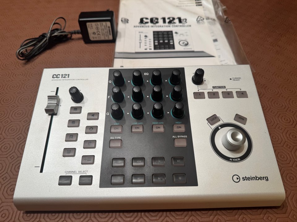 Controlador Steinberg CC121