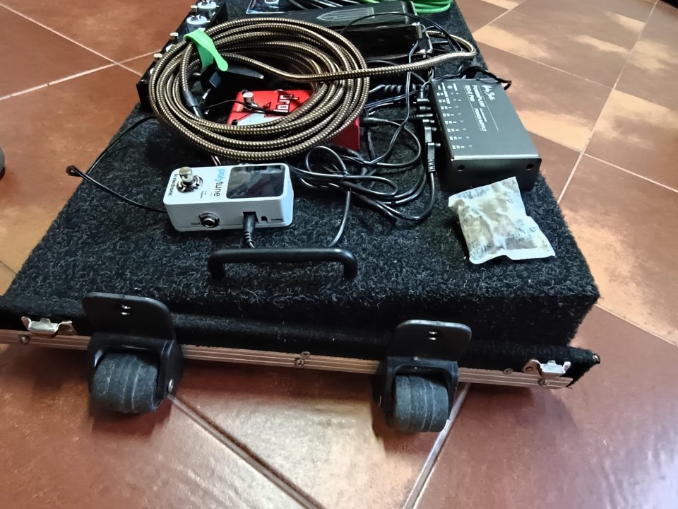 Pedalboard con ruedas de segunda mano · Foto 6 de 10 · Pontevedra · 100 €