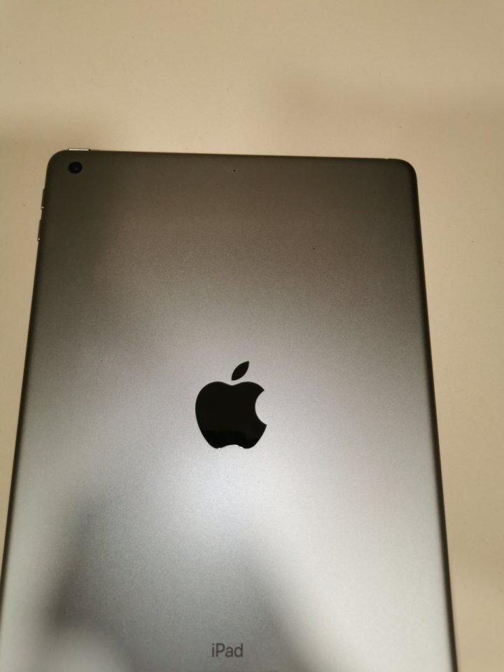 Ipad 6ª generación 128 gb de segunda mano · Foto 2 de 3 · Barcelona · 125 €
