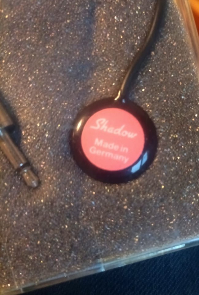 Pastilla Shadow SH 730 para instrumentos acústicos con 1 sensor, 3,5mm jack y kit fijación, en caja original.