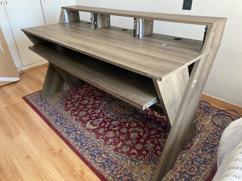 Glorious Sound Desk Pro Walnut Escritorio Estudio de segunda mano · Foto 2 de 6 · Madrid · 310 €