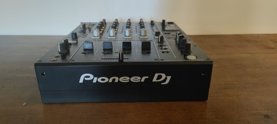 Mesa de mezclas Pioneer DJM-900NXS2 de segunda mano · Foto 4 de 5 · Barcelona · 1800 €