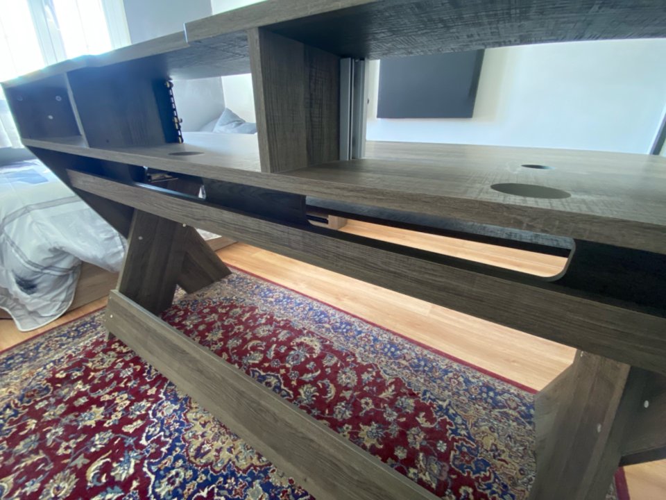 Glorious Sound Desk Pro Walnut Escritorio Estudio de segunda mano · Foto 4 de 6 · Madrid · 310 €