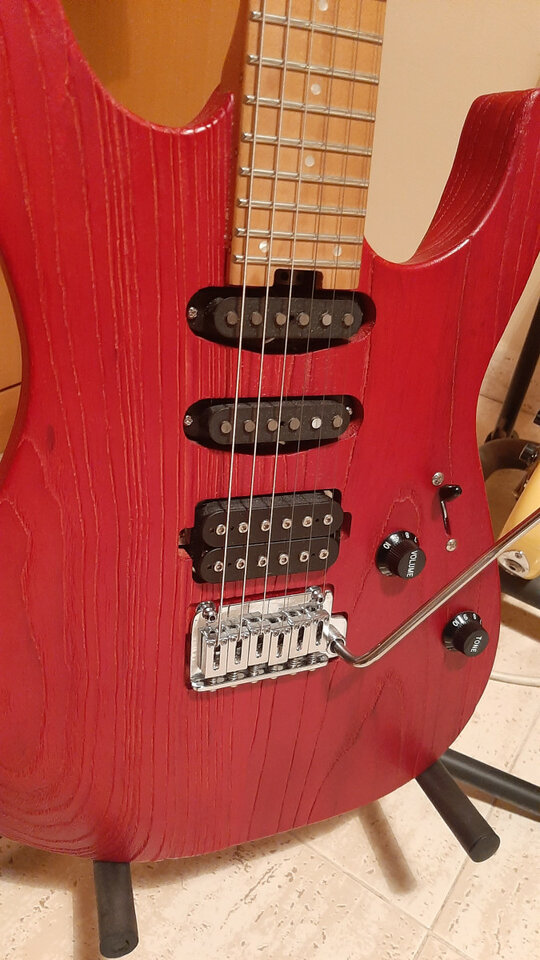 charvel pro mod dk24 red ash HSS