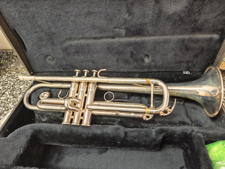 O Cambio Trompeta Yamaha YTR 4335G Silver Made in Japan