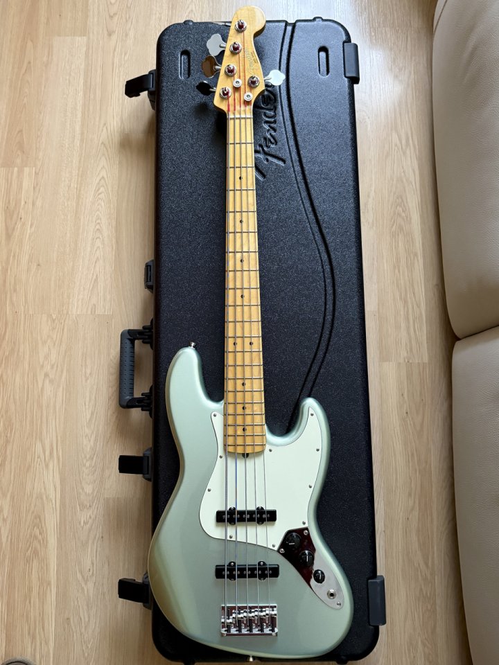 Fender AM Pro II Jazz Bass V