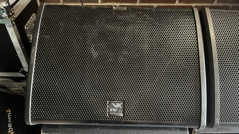 Monitores de escenario dB Technologies XM15 de segunda mano · Foto 1 de 2 · Madrid · 290 €