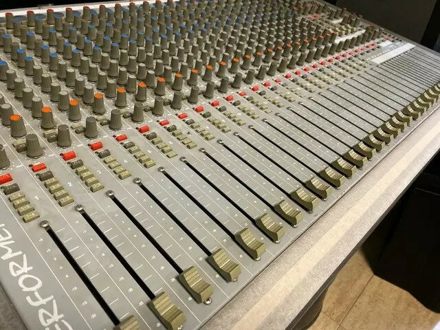 Mesa Mezclas MITEC PERFORMER 32