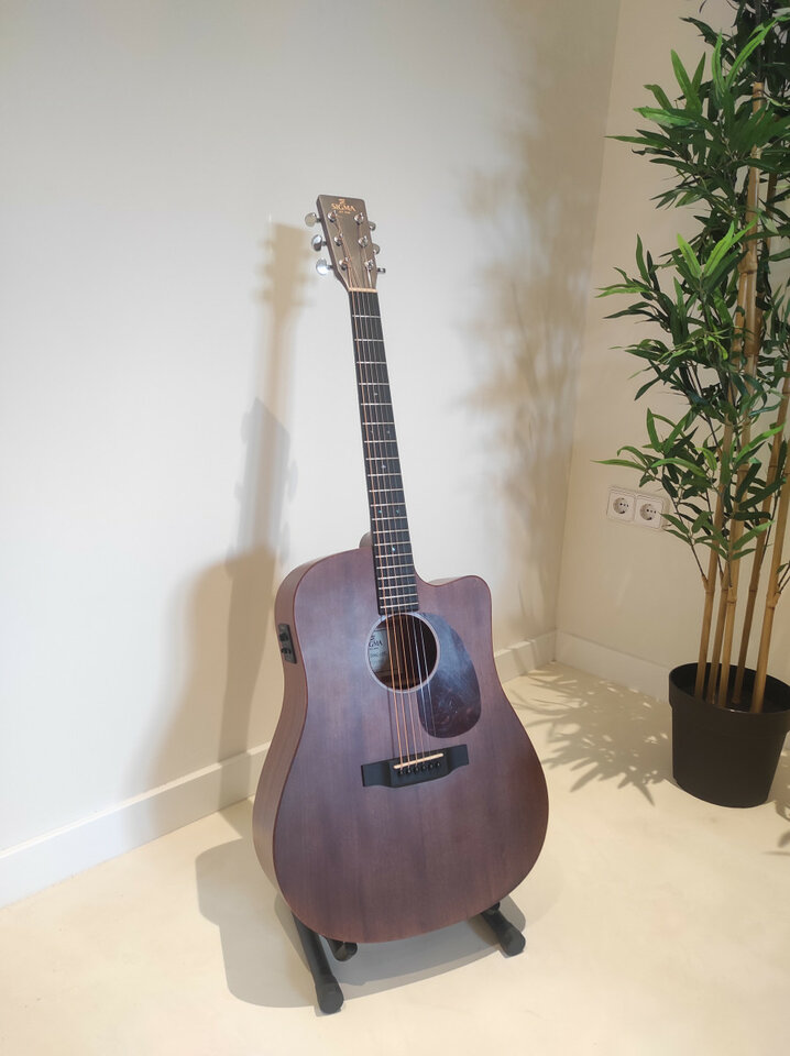 Guitarra acustica Sigma dmc 15 e