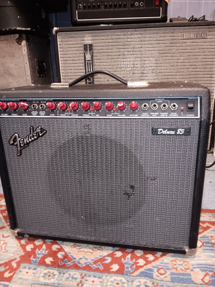 Fender Deluxe 85