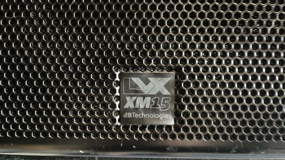 Monitores de escenario dB Technologies XM15 de segunda mano · Foto 2 de 2 · Madrid · 290 €