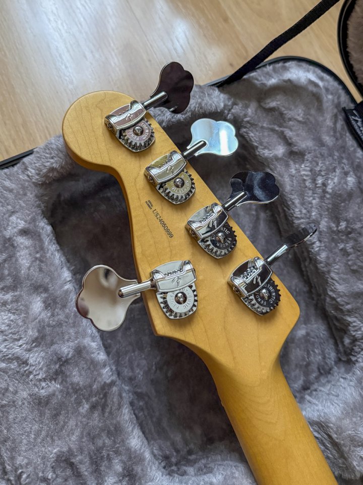 Fender AM Pro II Jazz Bass V de segunda mano · Foto 4 de 7 · Bizkaia · 1700 €