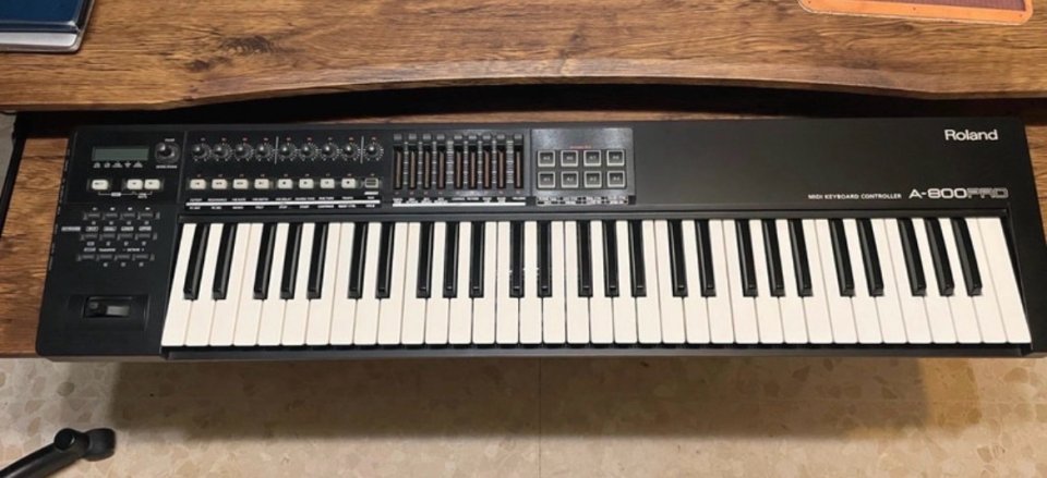 Teclado maestro controlador midi Roland A-800 PRO