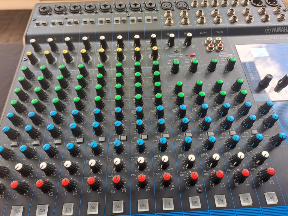Mesa Yamaha MG16XU de segunda mano · Foto 3 de 8 · Sevilla · 270 €