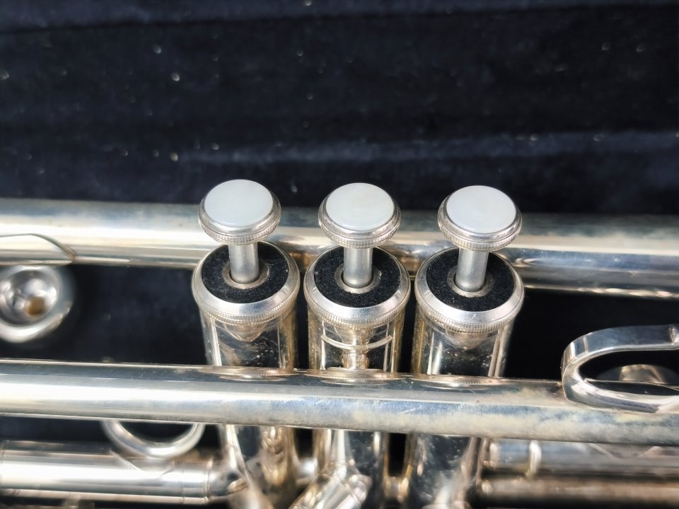 O Cambio Trompeta Yamaha YTR 4335G Silver Made in Japan