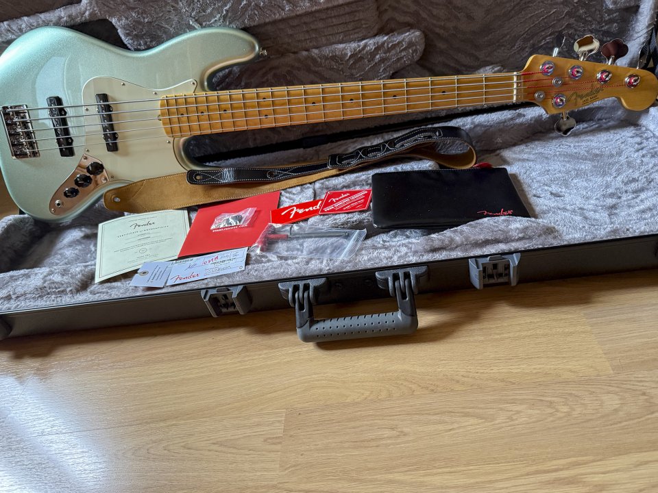 Fender AM Pro II Jazz Bass V de segunda mano · Foto 6 de 7 · Bizkaia · 1700 €