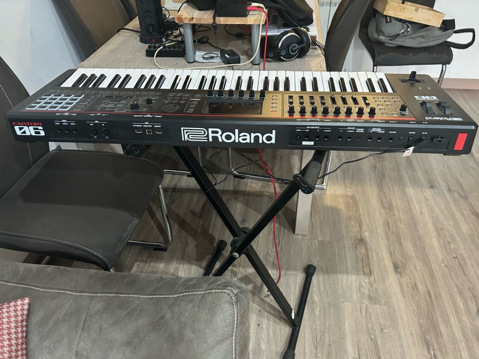 Roland Fantom-06