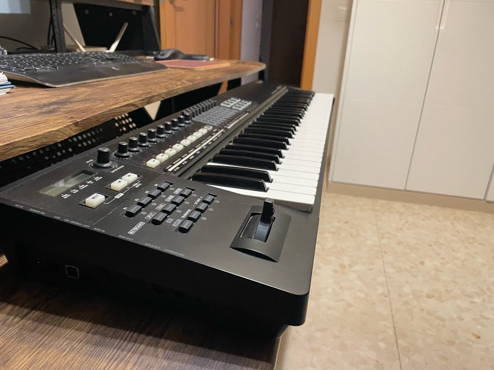 Teclado maestro controlador midi Roland A-800 PRO