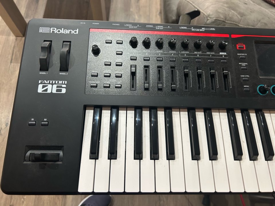 Roland Fantom-06
