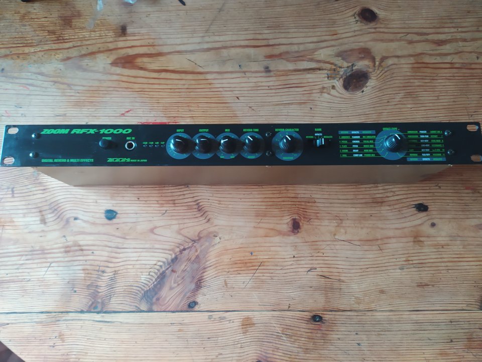 multiefectos ZOOM RFX1000 de segunda mano · Foto 1 de 3 · Huesca · 80 €